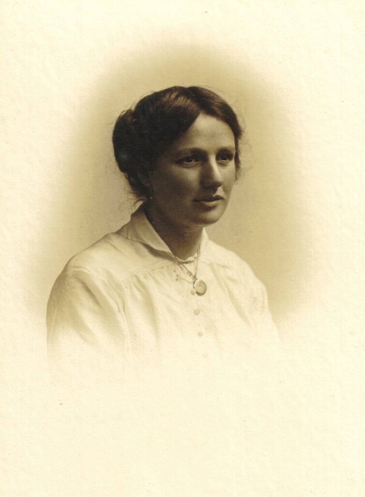 Ellen Ruth Miller Rowe, (Caroline Custard's ancestor)